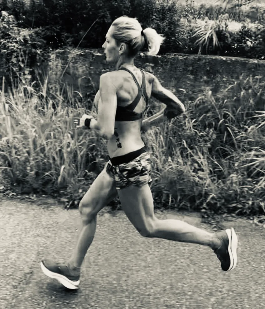 Ingrid Lopergolo, athlète, en course dans la nature
